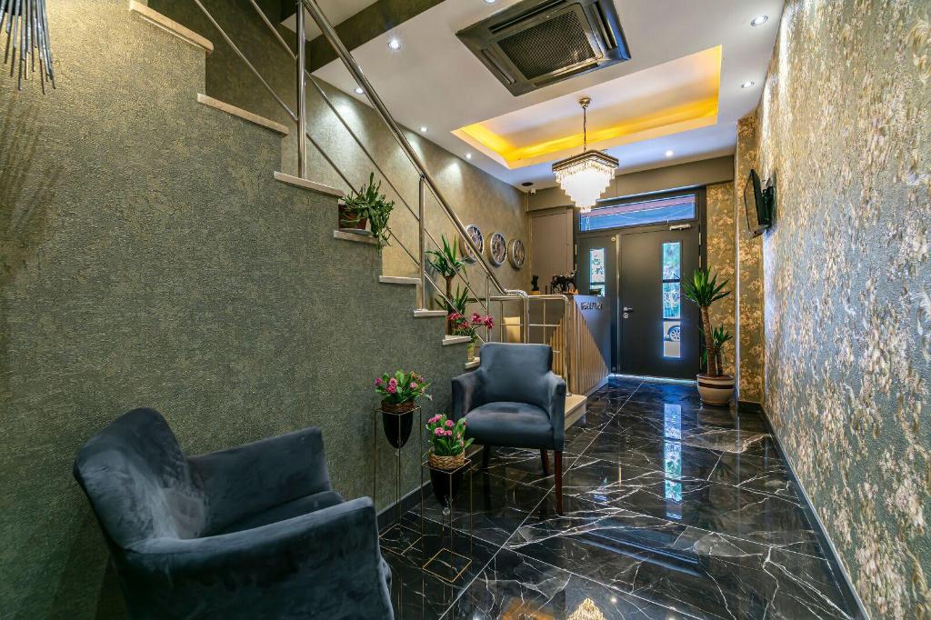 SOLO HOTEL 33/49