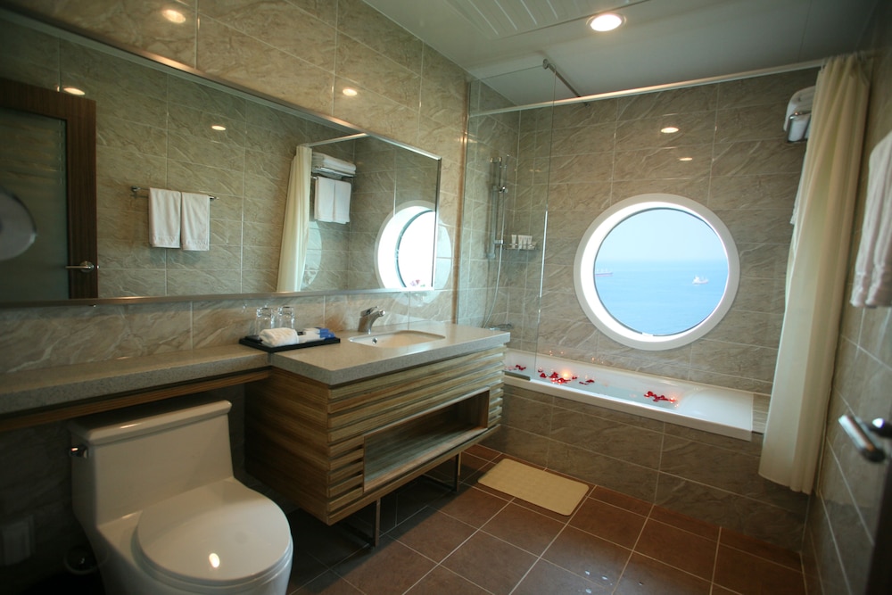 Hyunjin Tourist Hotel 72/72
