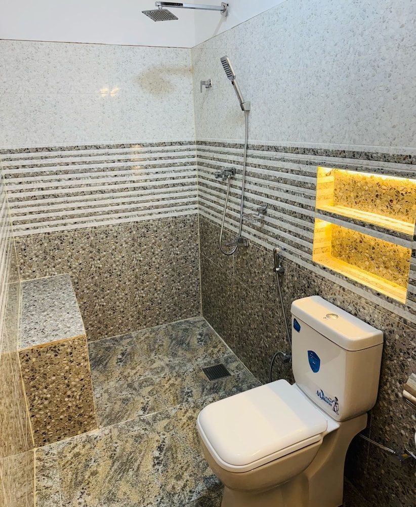 Beach Wave Hotel 42/43