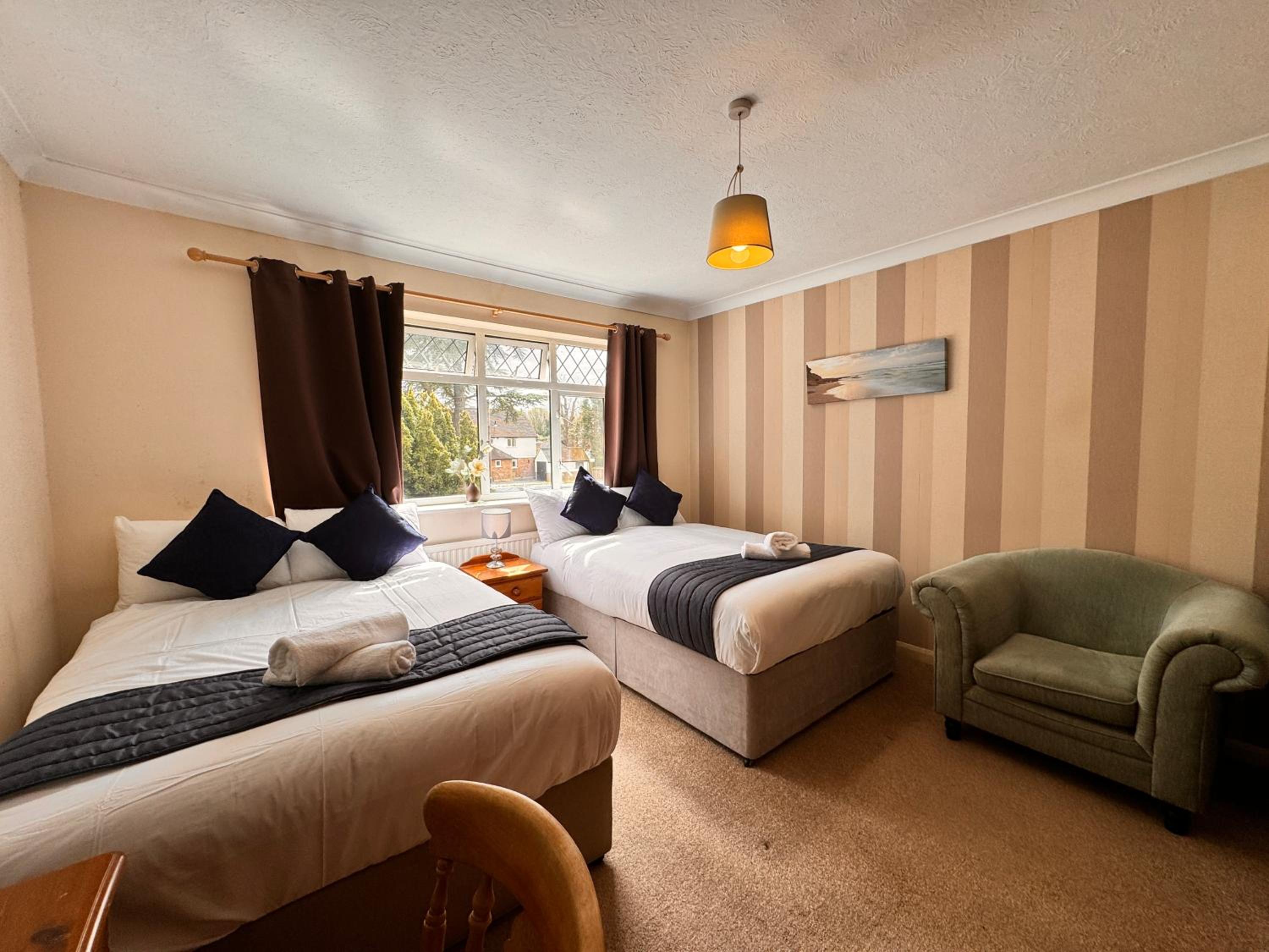 High Trees Guest House Gatwick 22/49