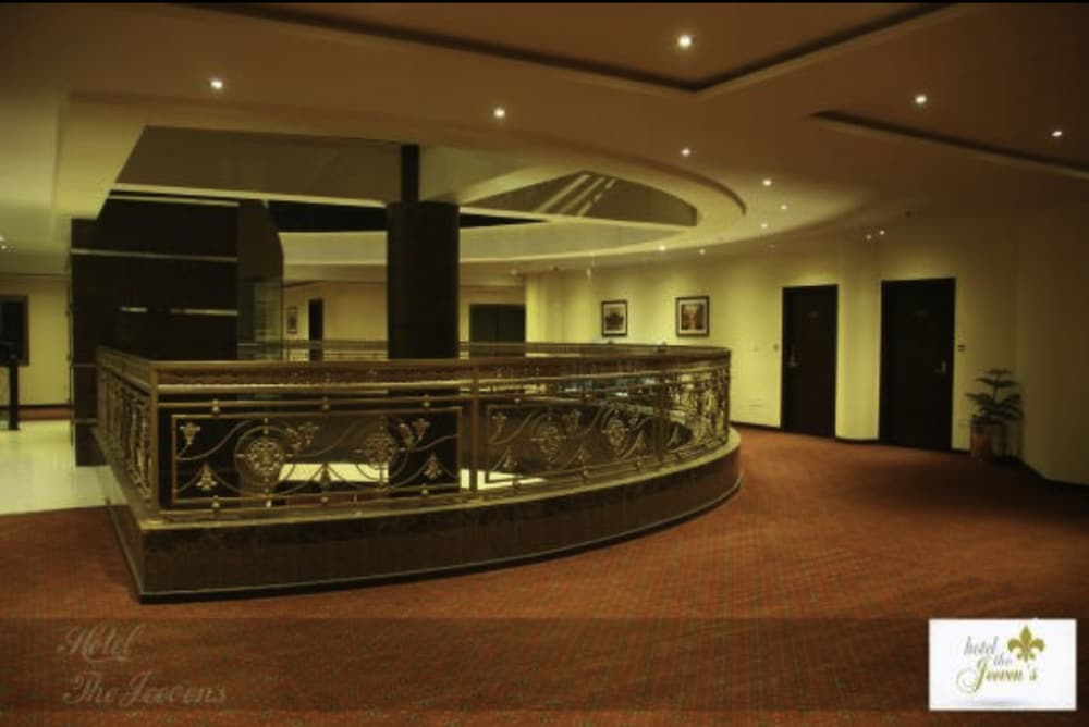 Hotel The Jeevens 7/32