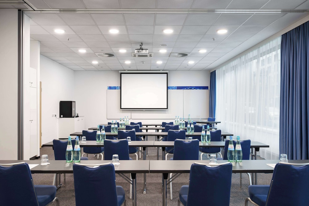 Park Inn By Radisson Frankfurt Airport 40/50