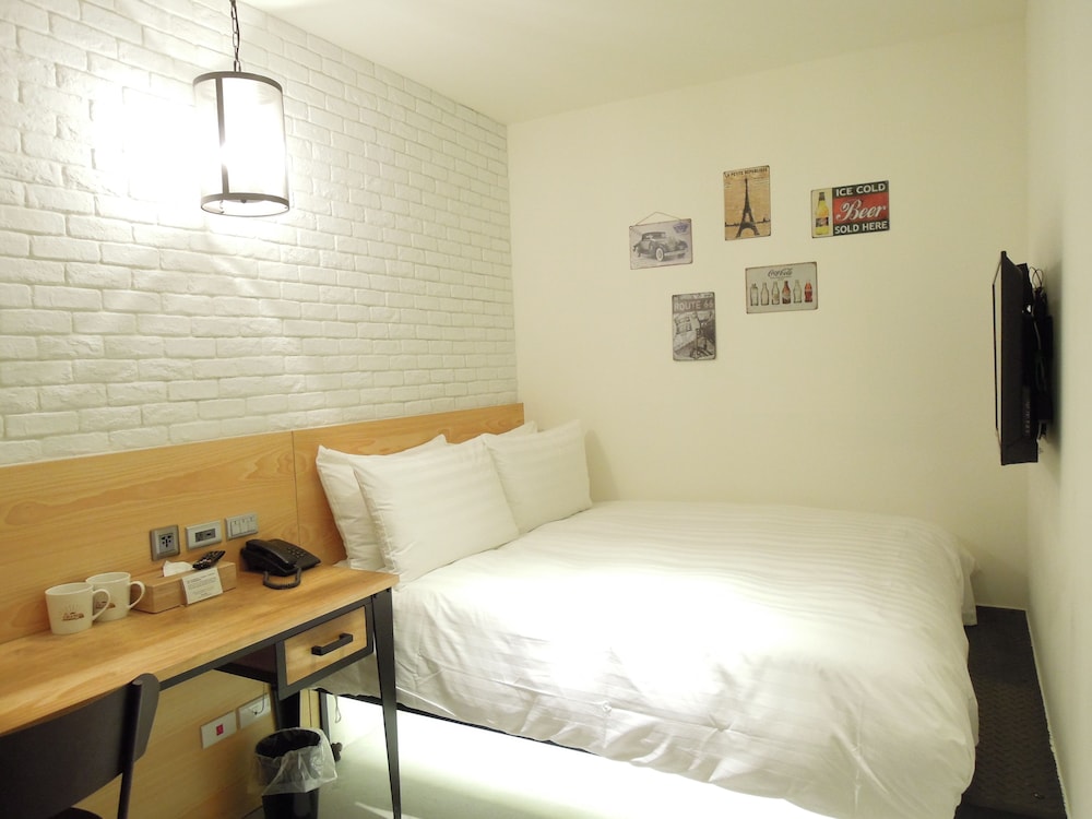 STANDARD, DOUBLE BED, NO WINDOW