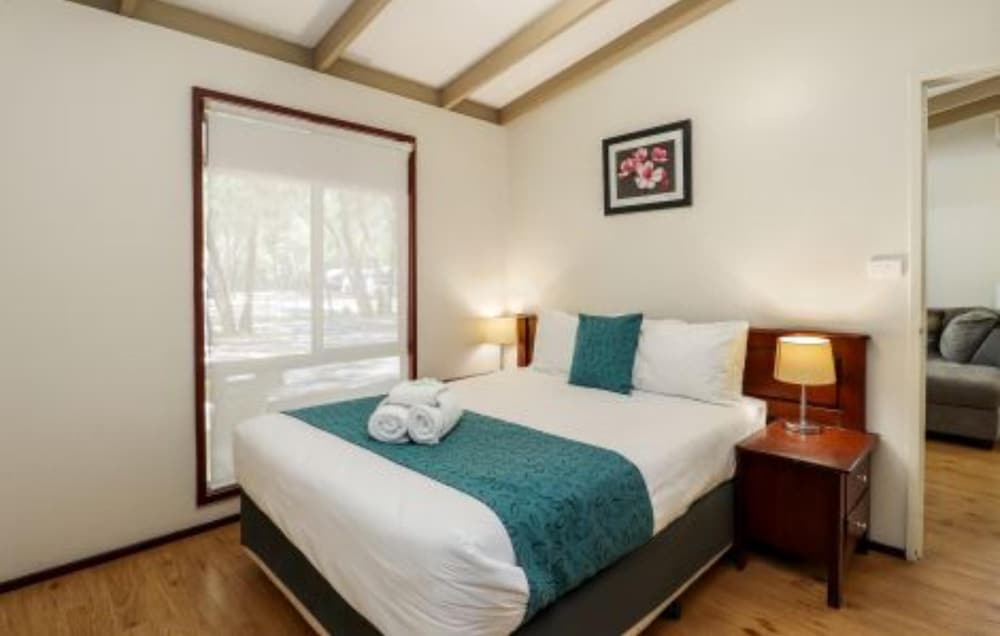 2 Bedrooms, Cabin, 2 Bunk Beds, Queen Bed
