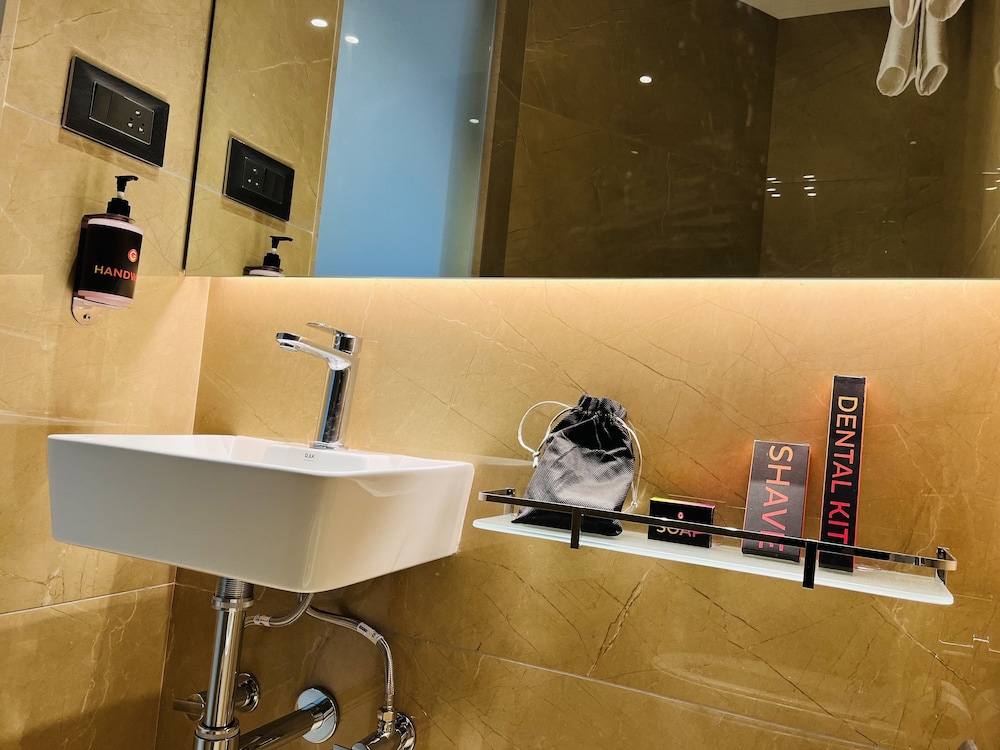 Ginger Mumbai Goregaon 40/40