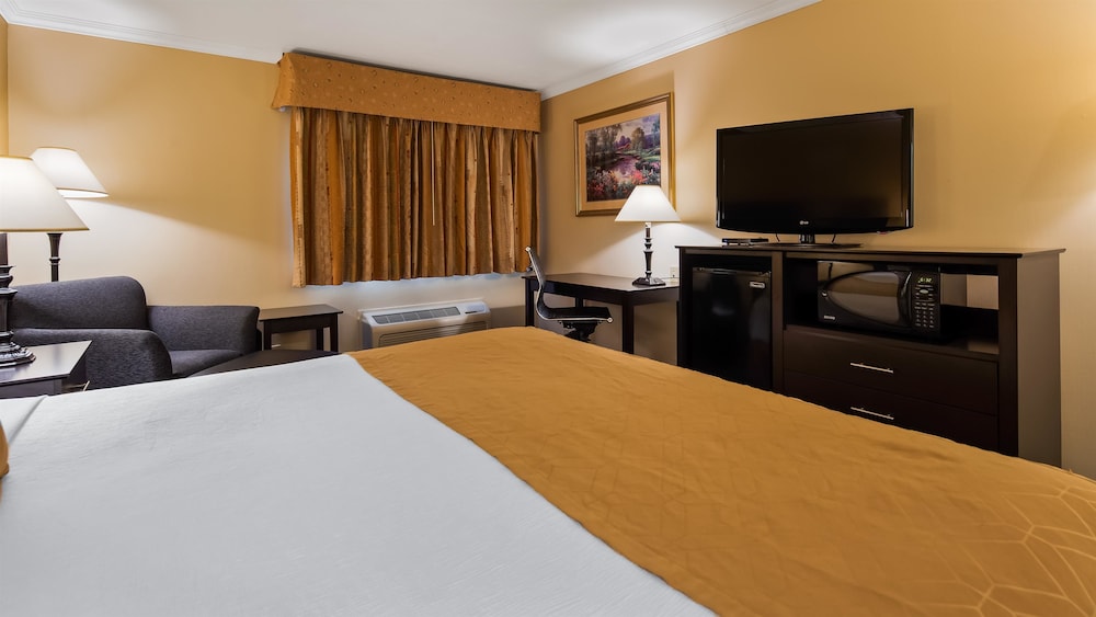 Best Western Inn & Suites Ontario 6/33