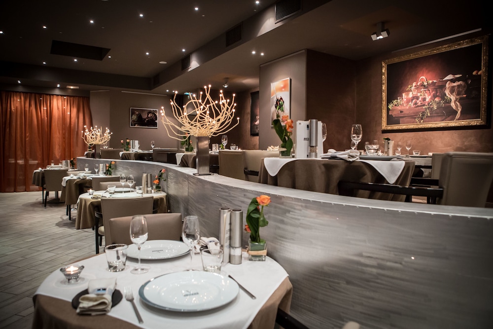 Hotel Spa Vatel 39/59
