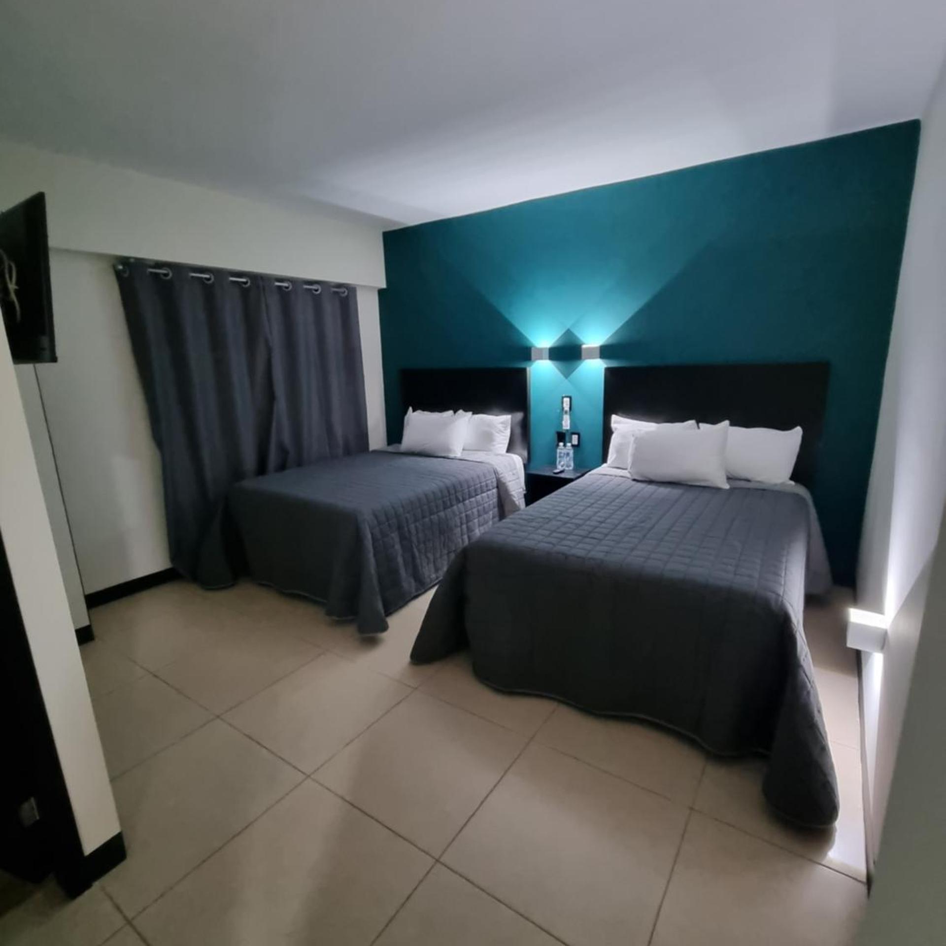 EMS Hoteles Centro Historico 7/16