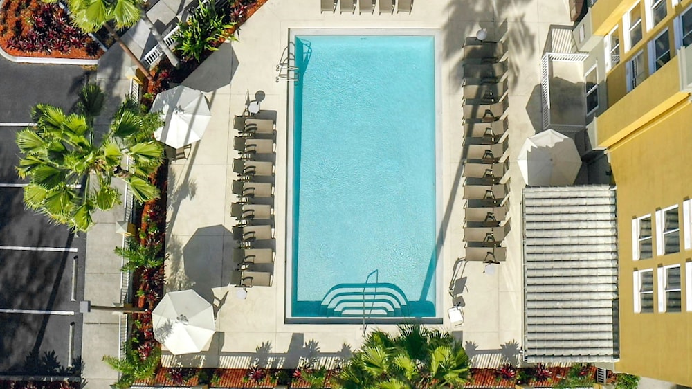 Galleria Palms Hotel 8/59