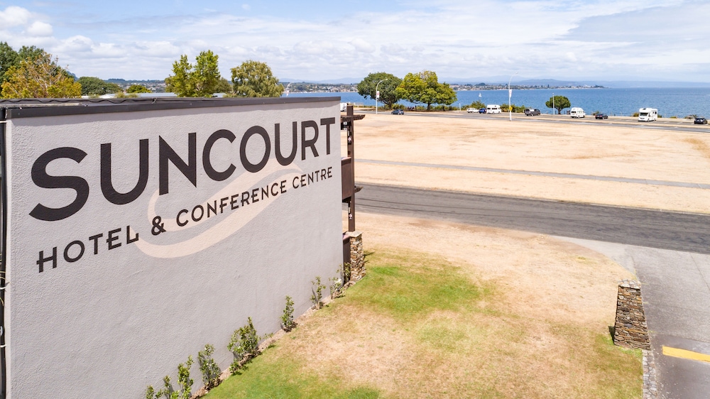 Suncourt Hotel 5/50