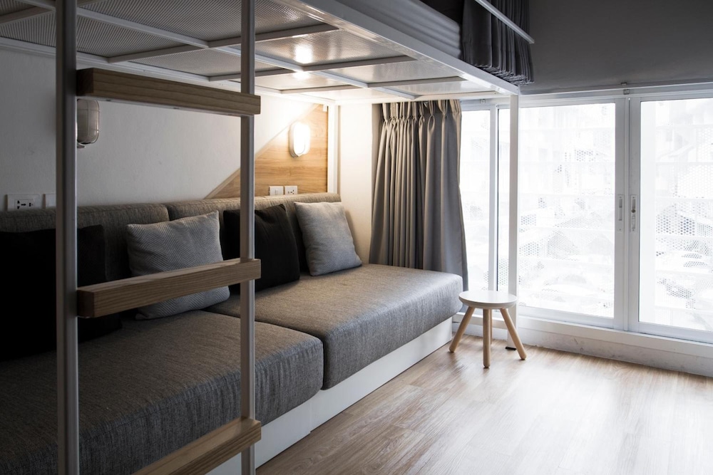 Bed One Block Hostel 26/61
