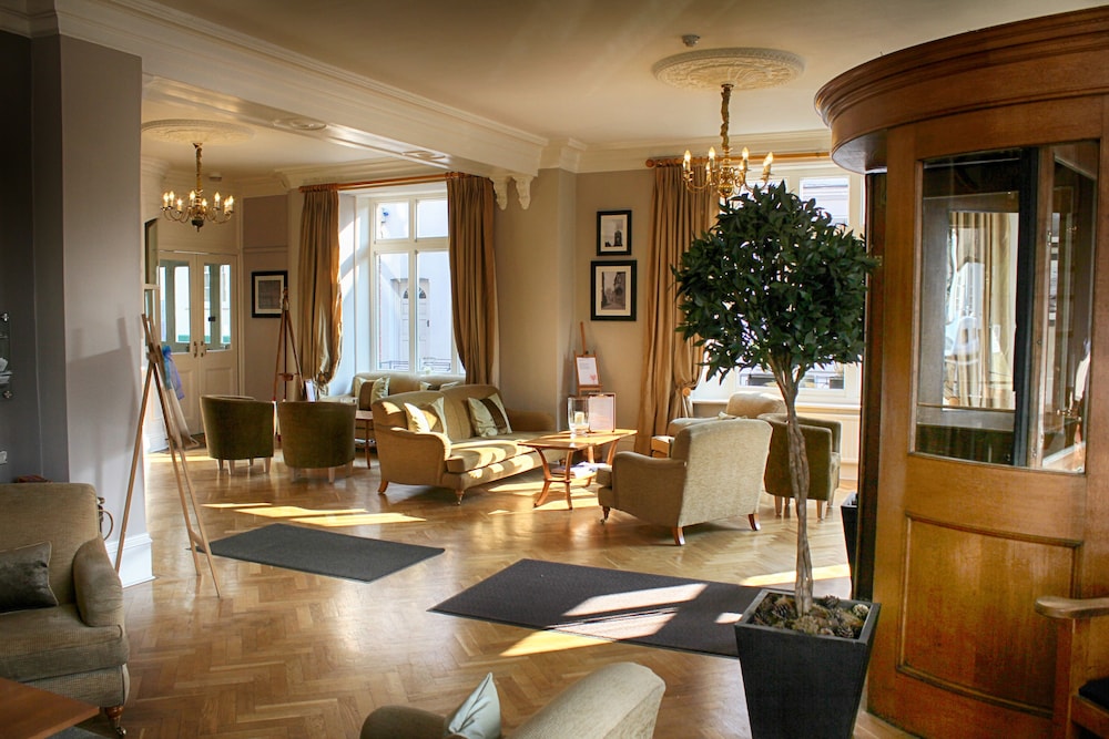 Bell Hotel 25/50