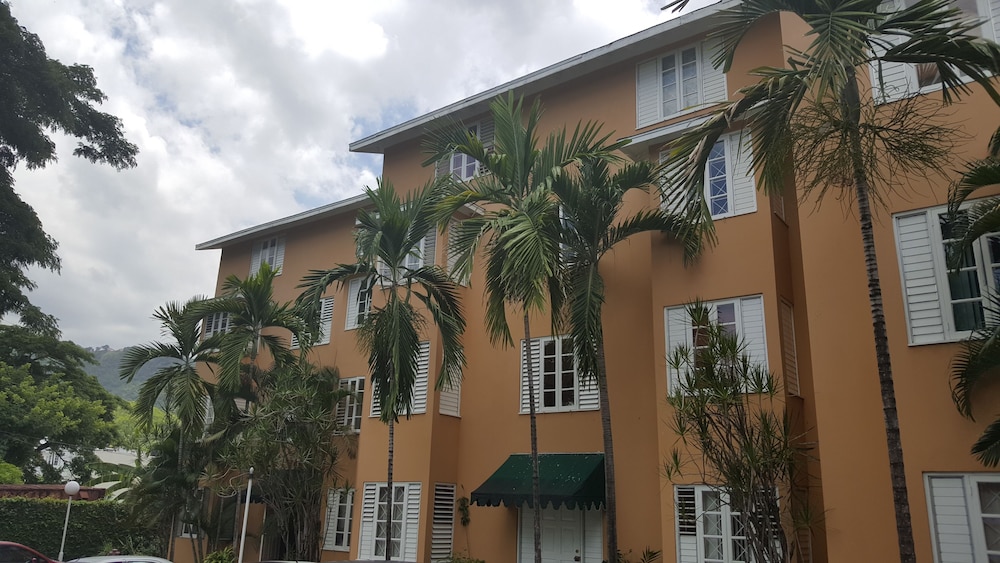 The Ravina Corporate Suites 1/19