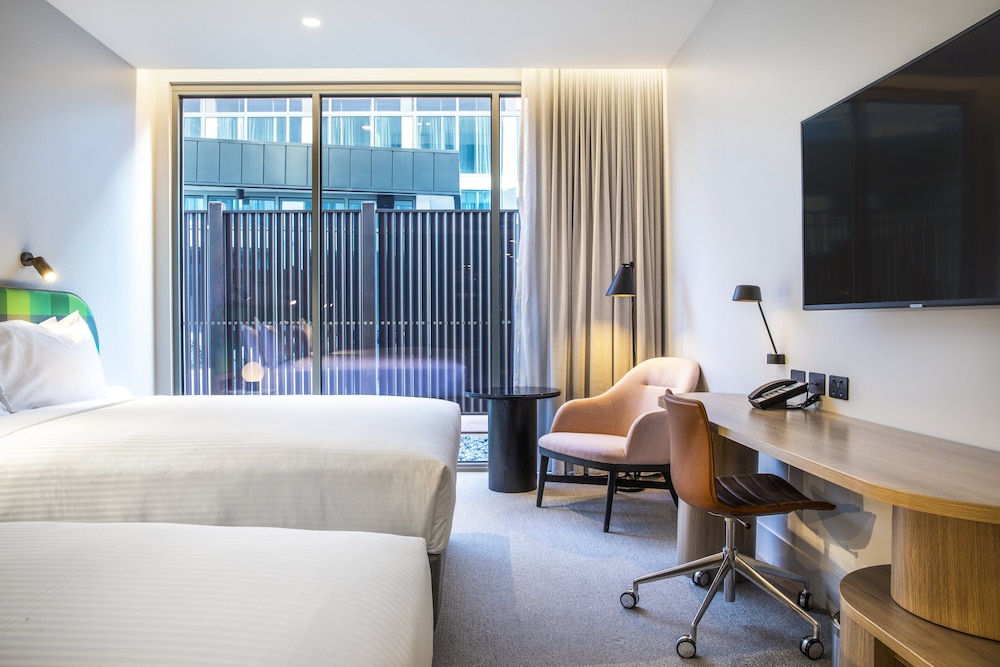 HOLIDAY INN WERRIBEE 58/75