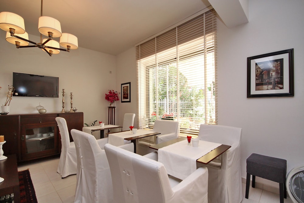Aloe Luxury Apartments And Suites 37/50