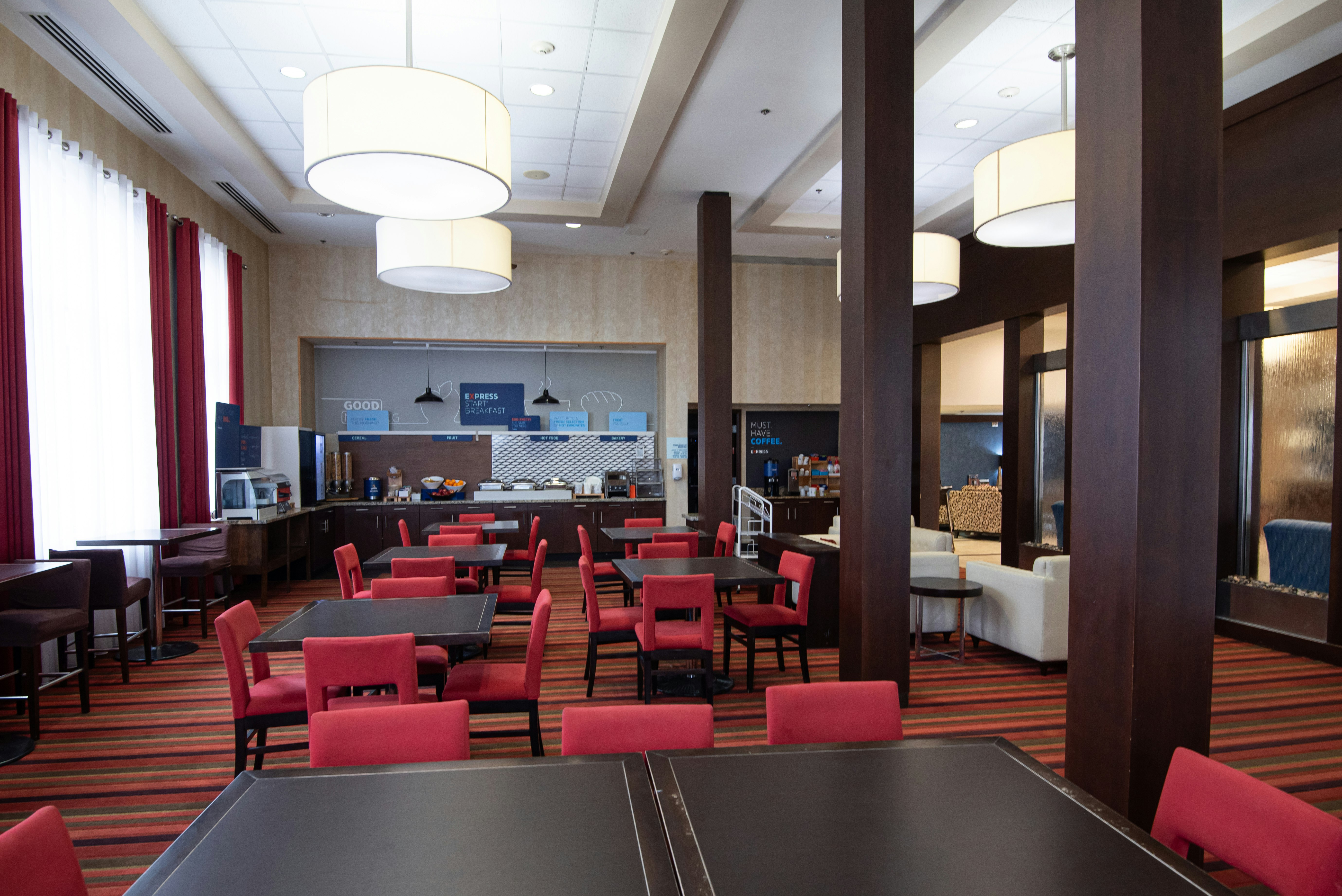 Holiday Inn Express Suites Chatham South 62/75
