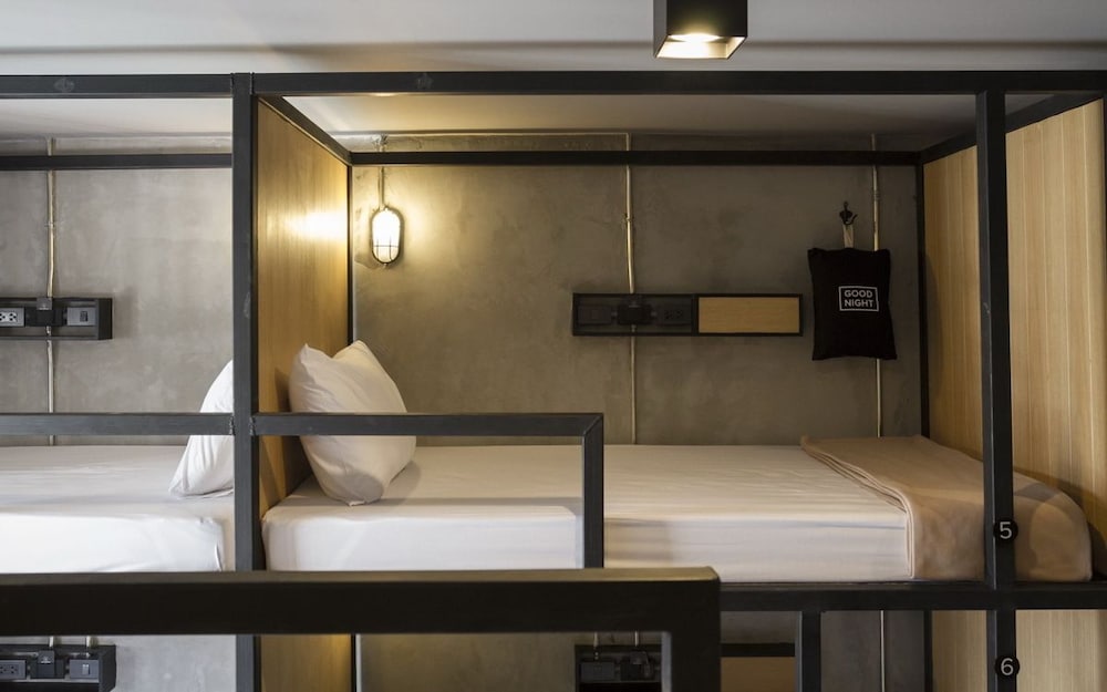 Bed Station Hostel 24/65