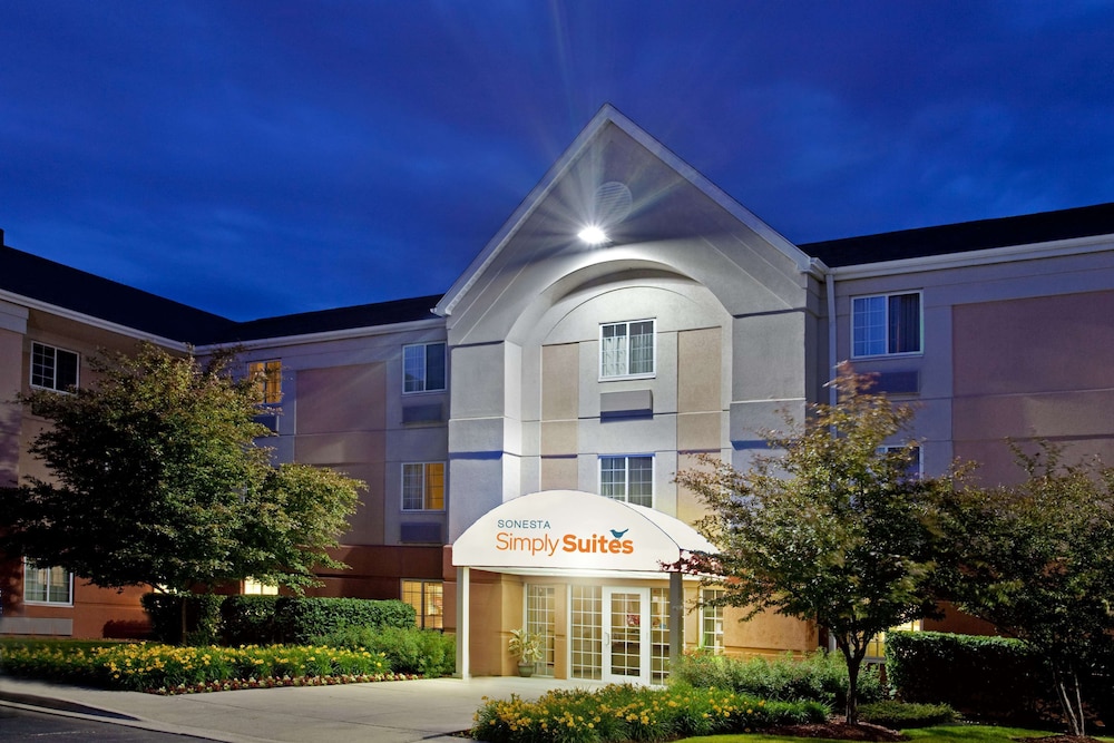 Sonesta Simply Suites Chicago Waukegan 3/29