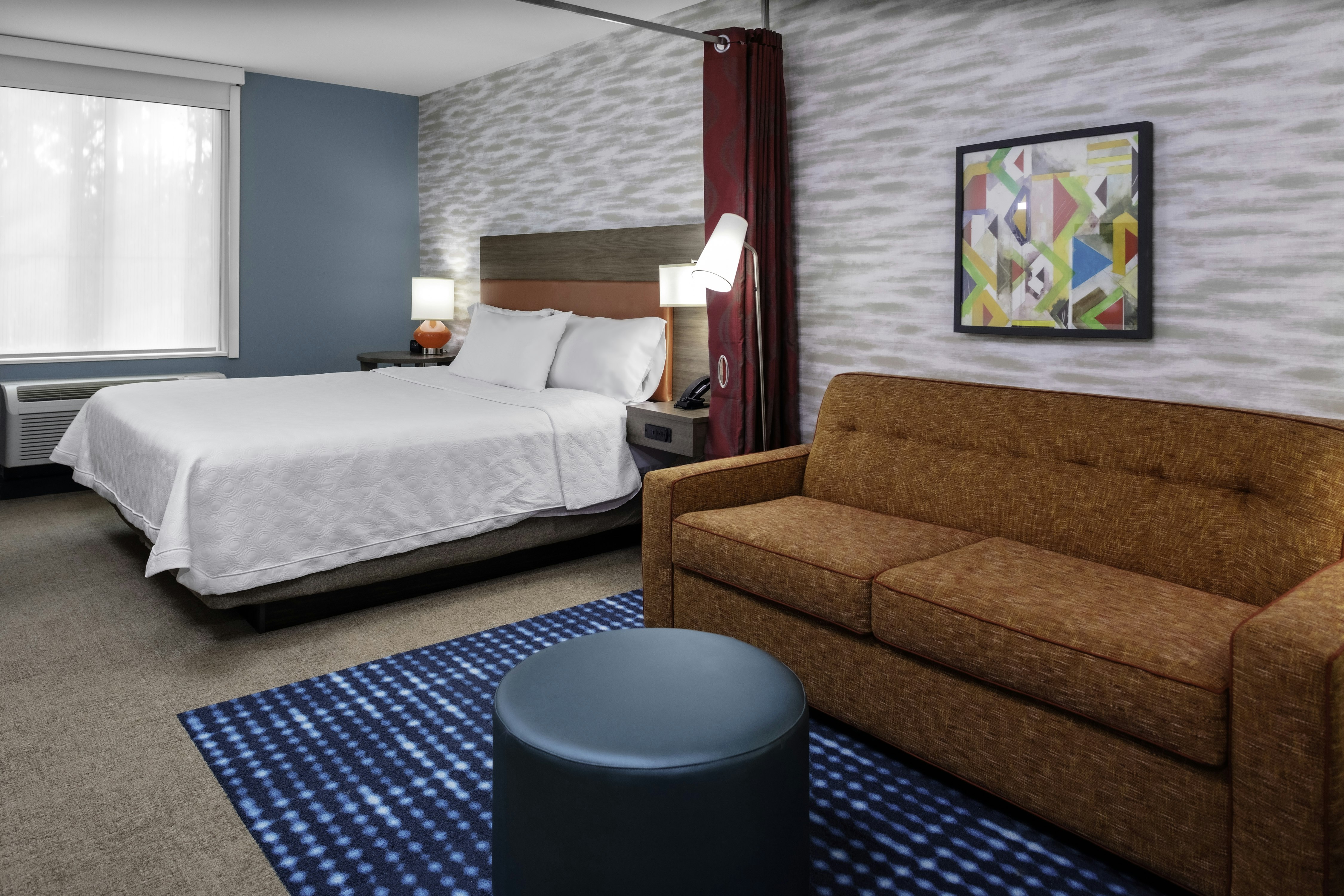 STUDIO, SUITE, KING BED