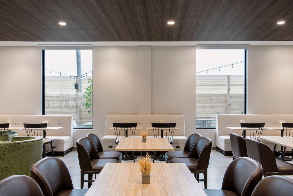 Wyndham Garden Winnipeg Airport 24/34