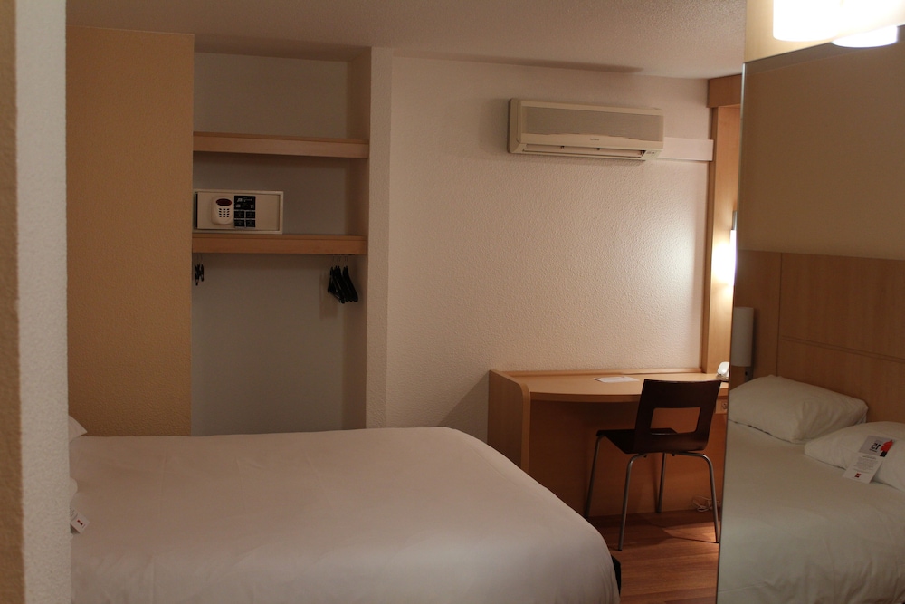 ibis Nice Centre Gare 24/63