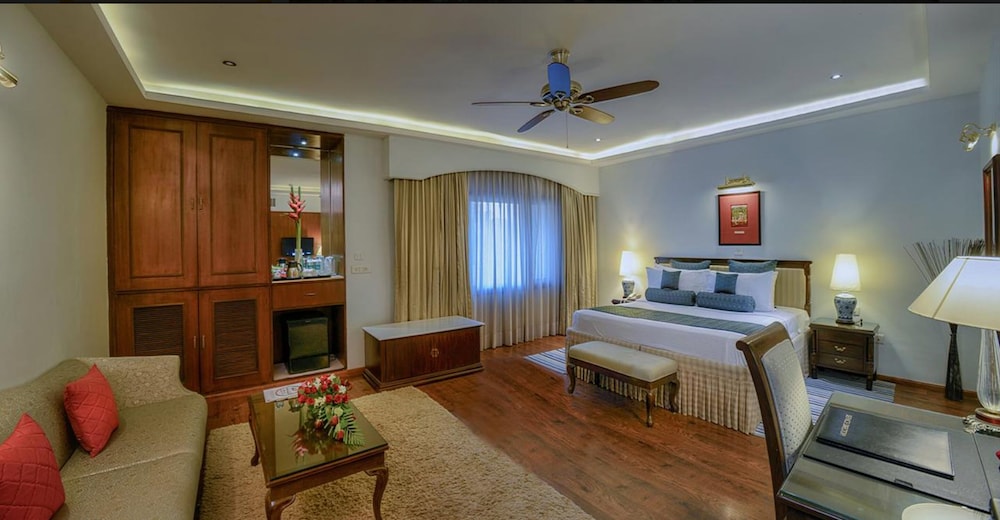 Clarks Hotel 29/50
