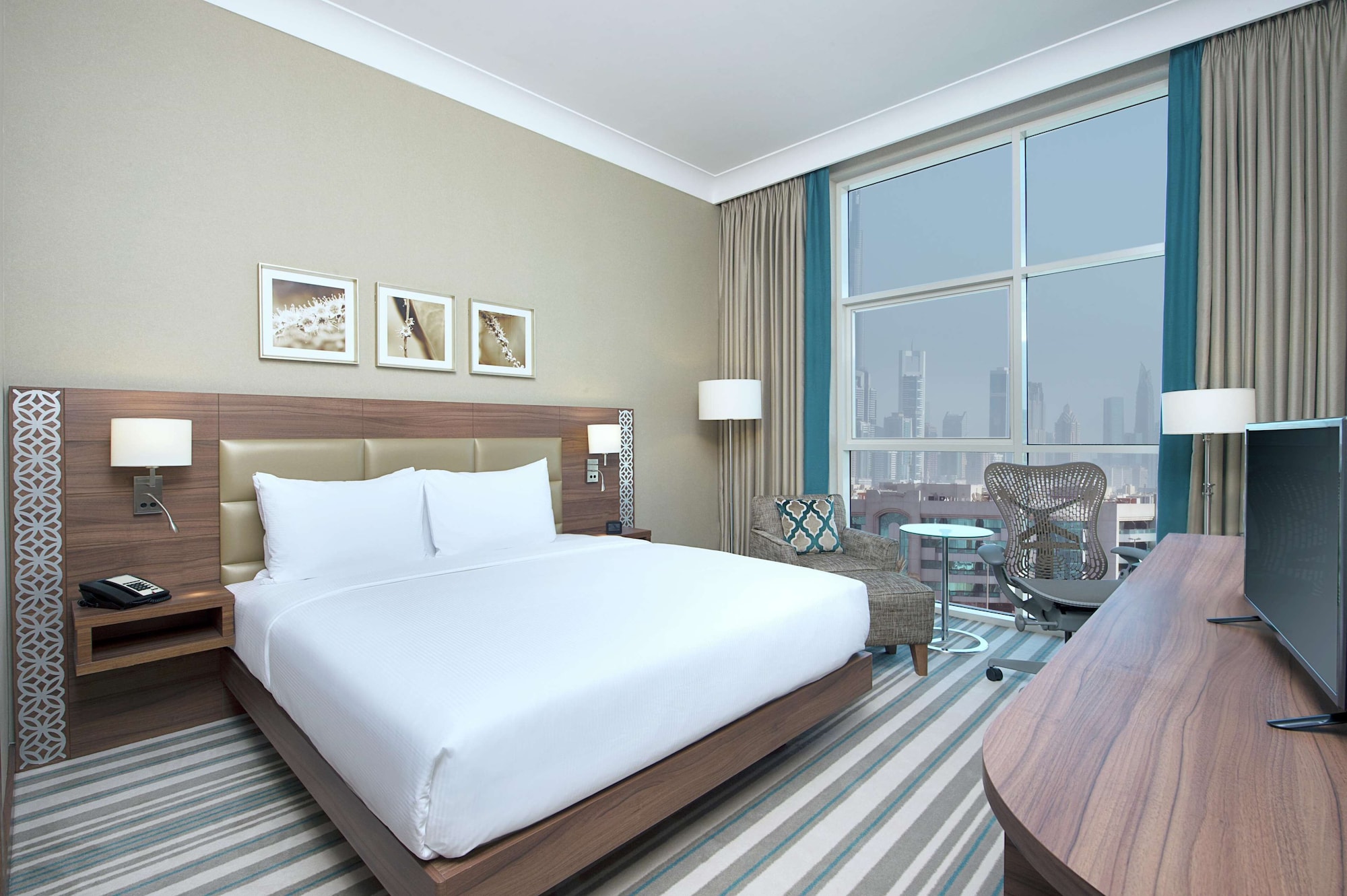 1 BEDROOM, SUITE, KING BED