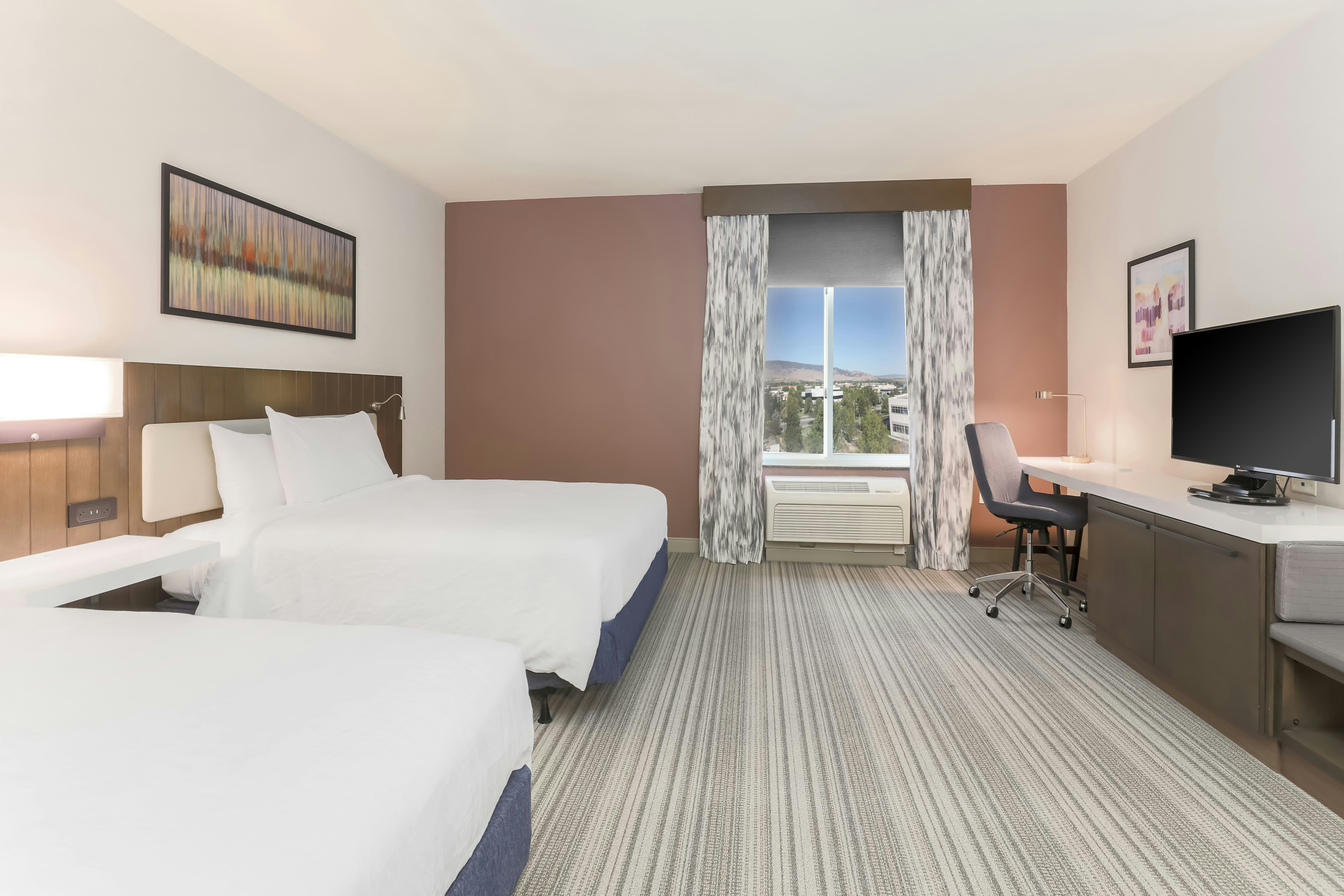 room, 2 queen beds, accessible