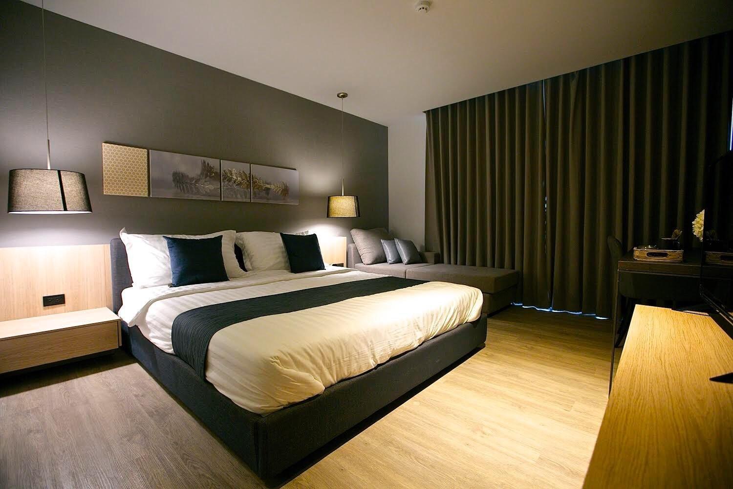 Luxury, King Bed