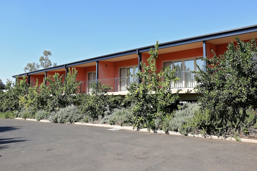 Forbes Victoria Inn 11/55