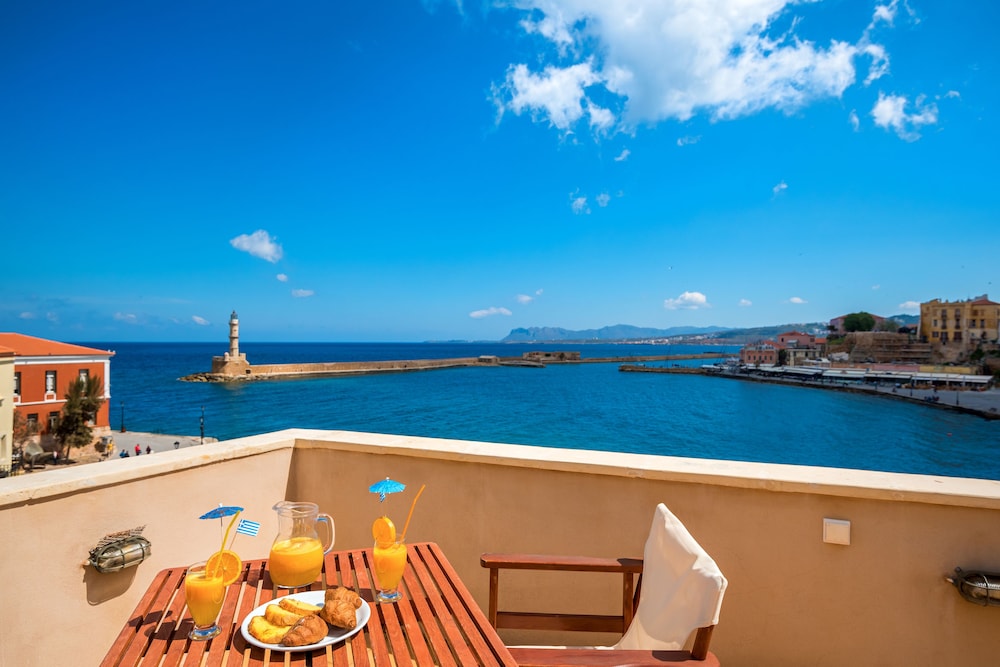 Amphora Hotel 40/50
