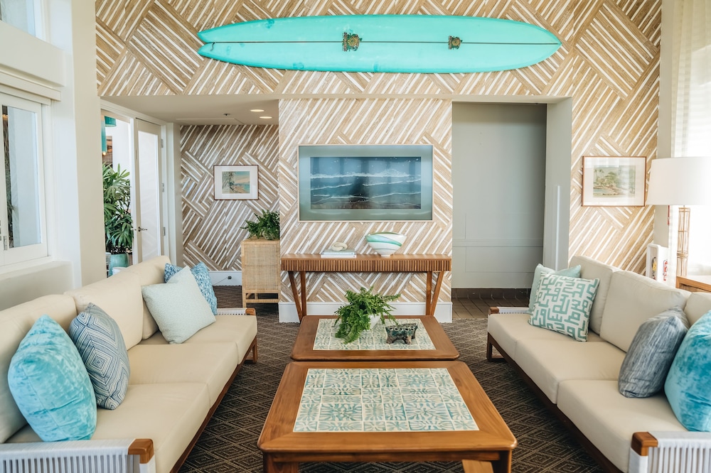 Kaimana Beach Hotel 20/50