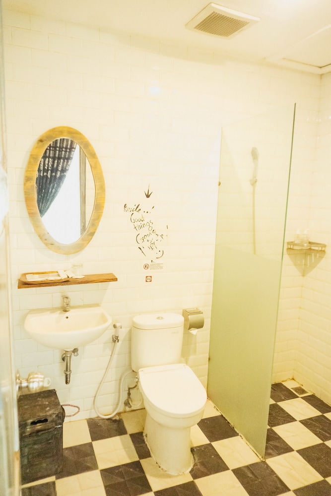 Omah Njonja Bed & Brasserie 56/63