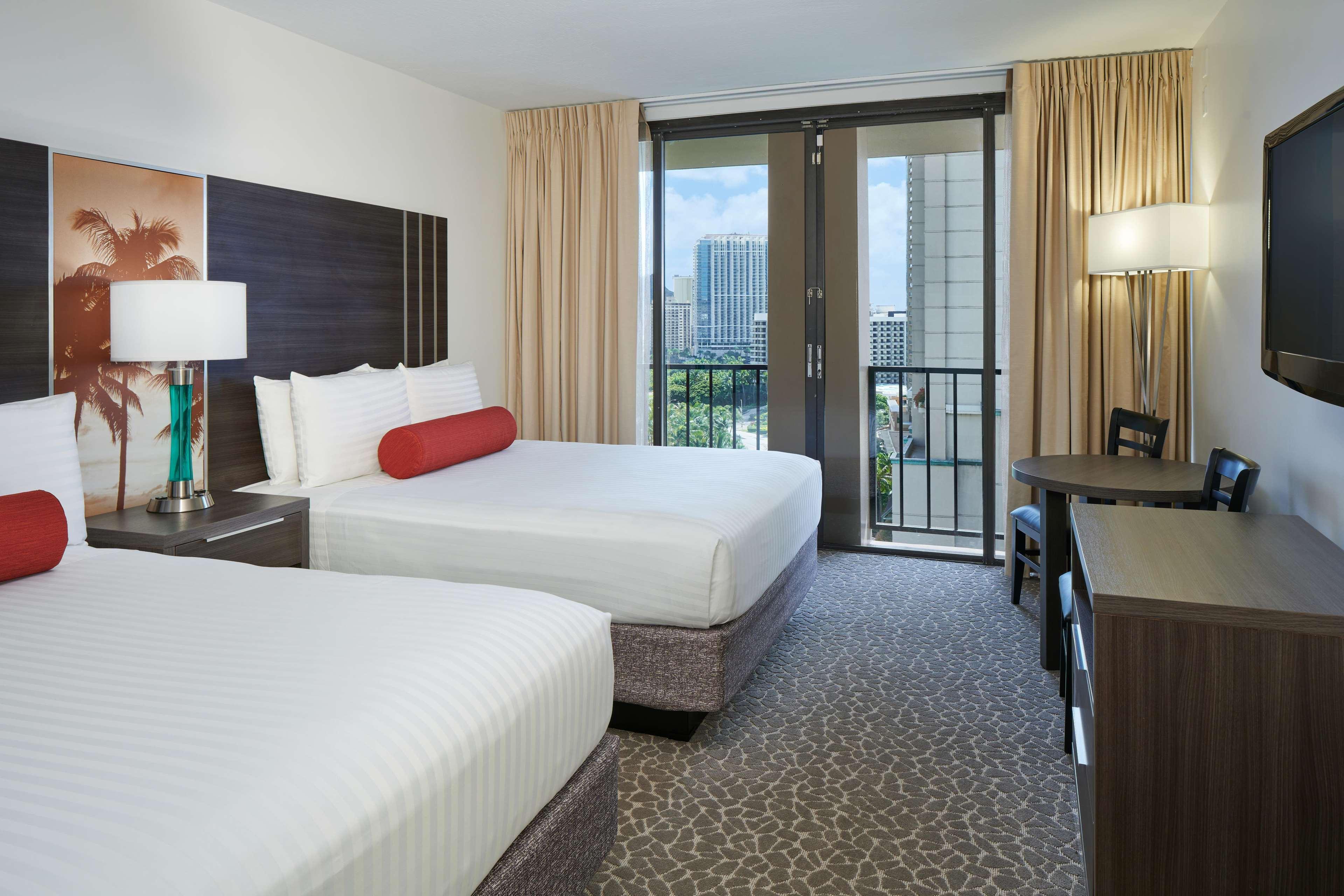 Room, Partial Ocean View