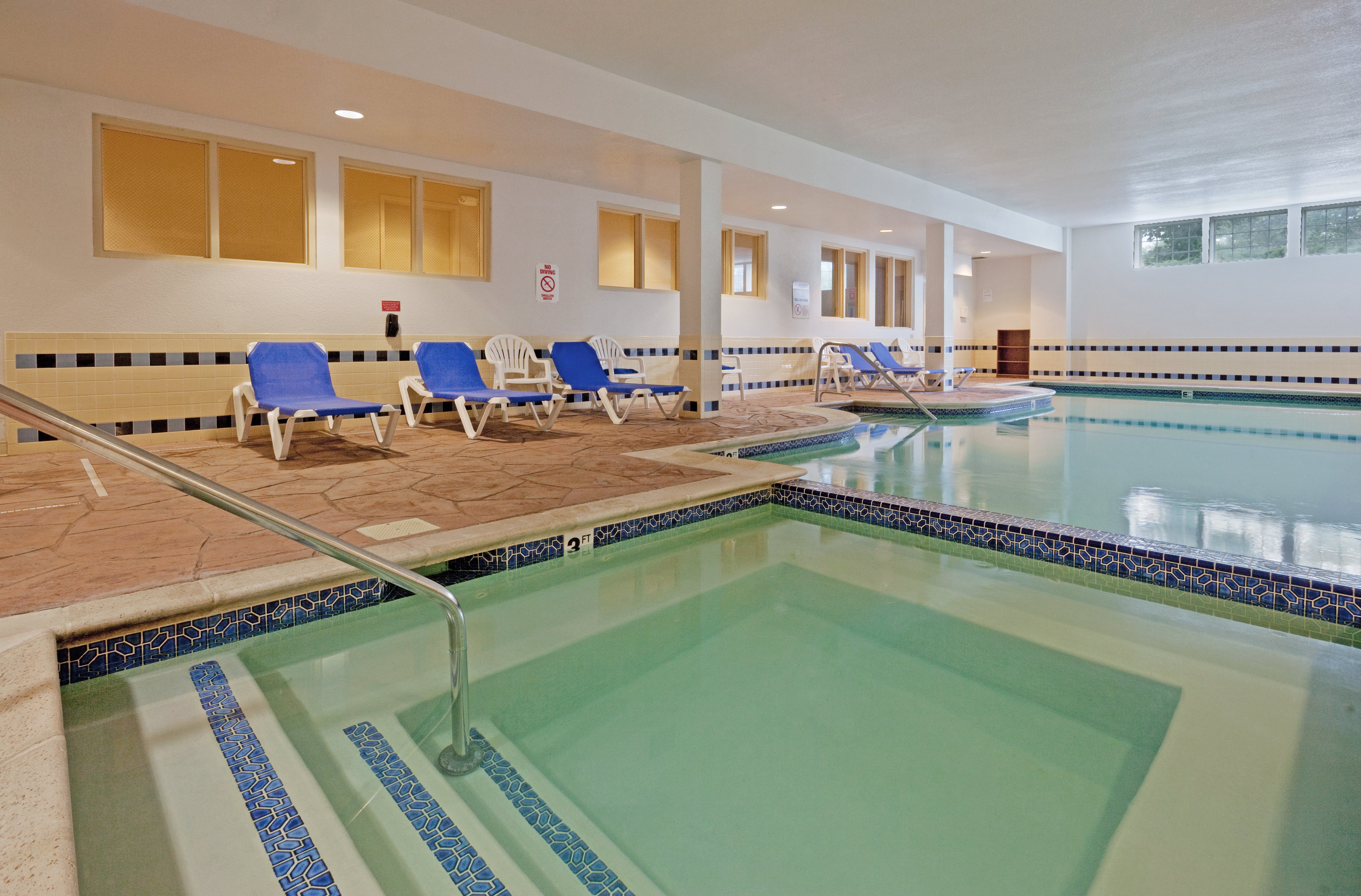Candlewood Suites West Springfield 28/58
