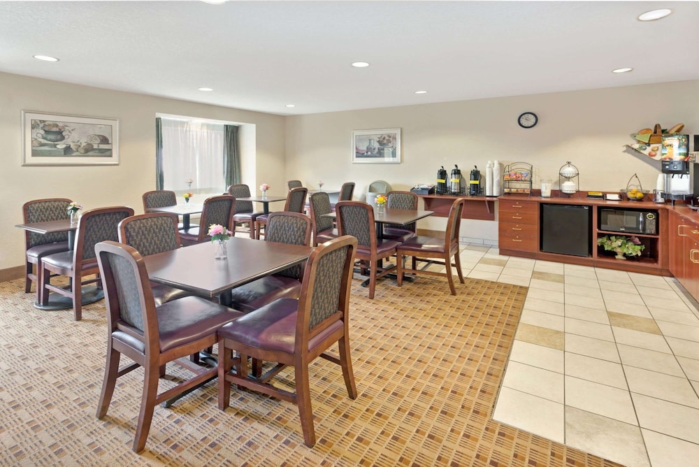 Microtel Inn And Suites By Wyndham Jasper 11/15