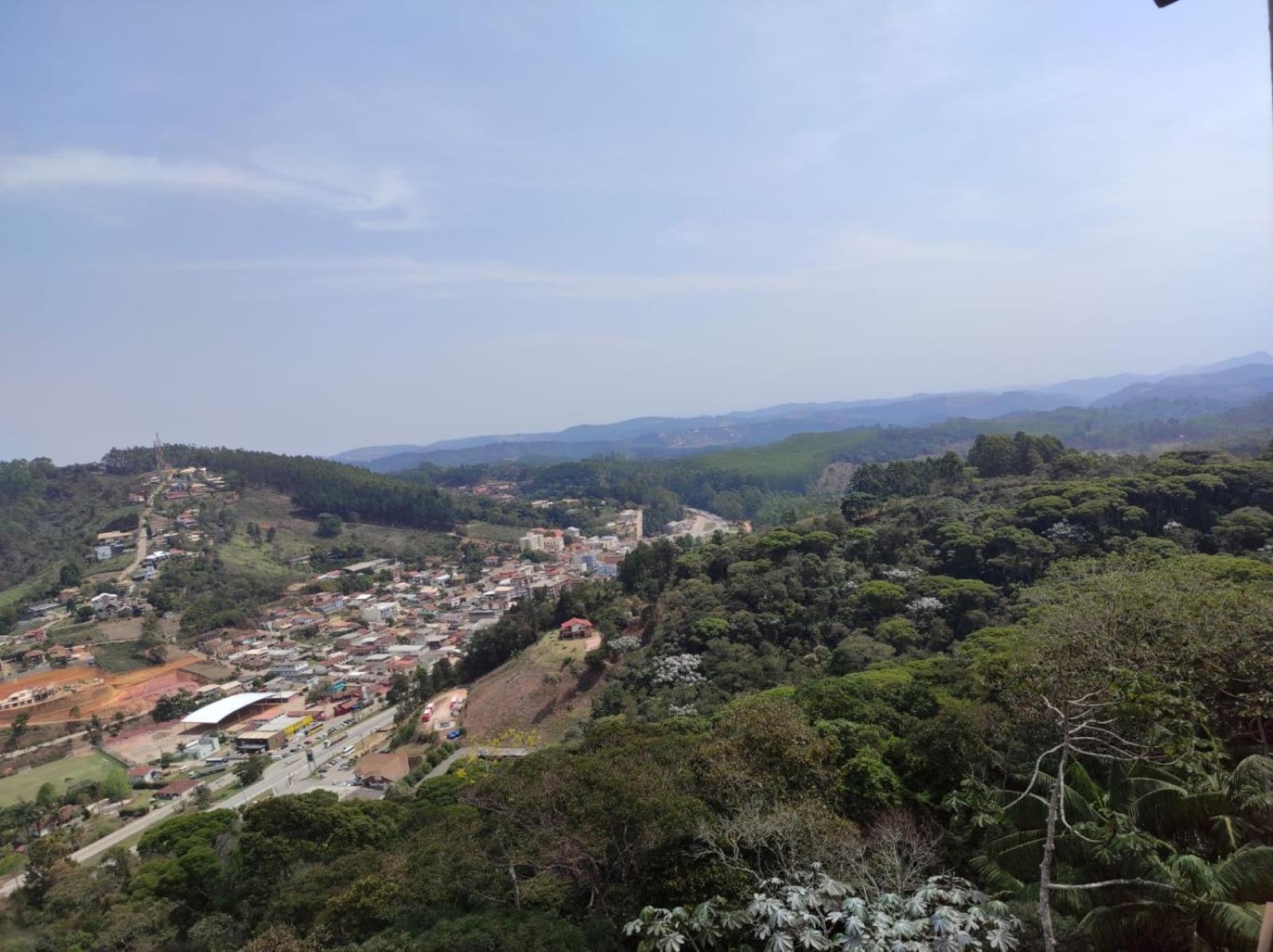 Suíte Condomínio Vista Azul - Pedra Azul 45/50