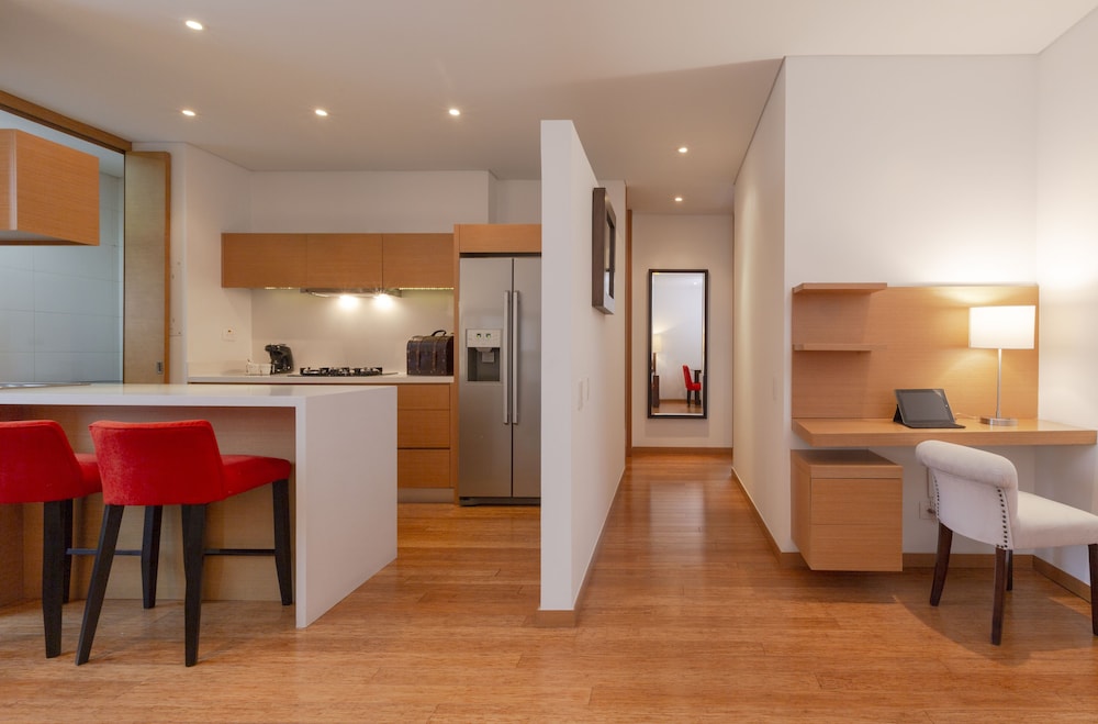 Hotel 93 Luxury Residences 7/69