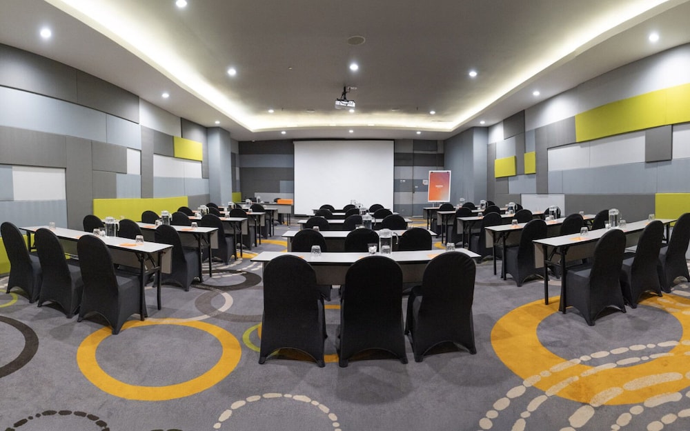 Harris Suites Fx Sudirman 37/49