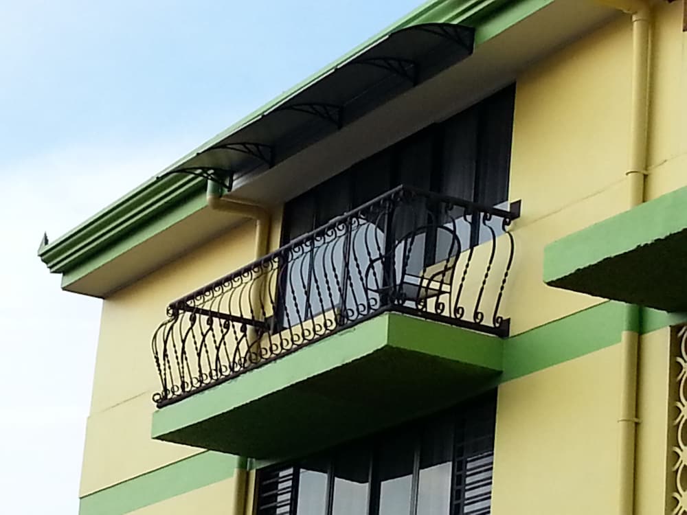 La Guaria Inn And Suites Hotel 5/65