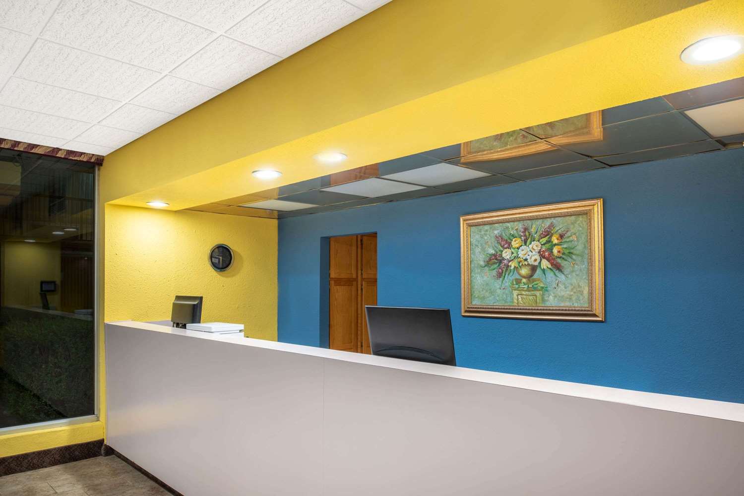 Days Inn by Wyndham Salem, Illinois 3/11