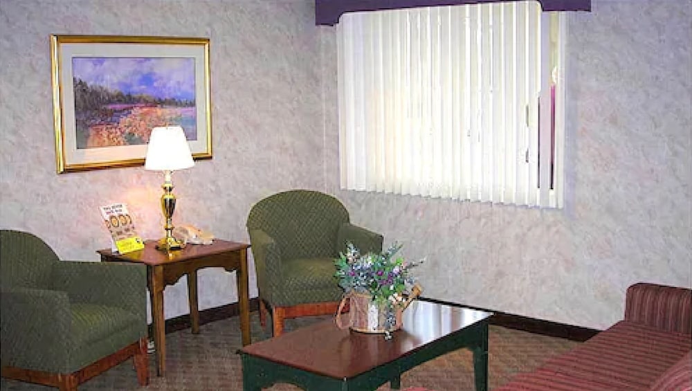 Red Roof Inn Winston-Salem 18/24
