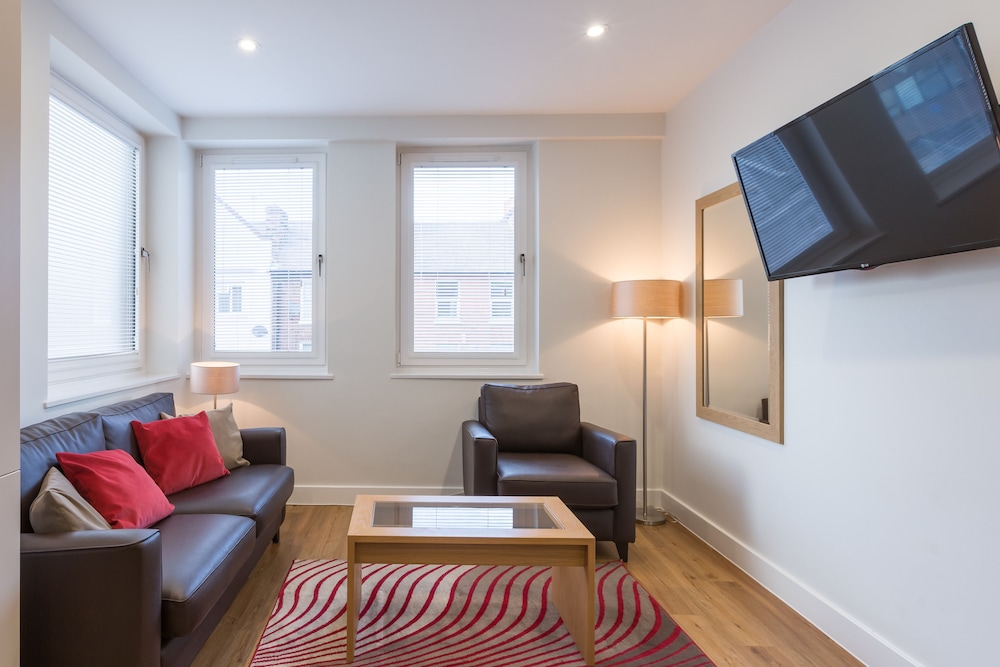 House of Fisher, 100 Kings Road 33/53