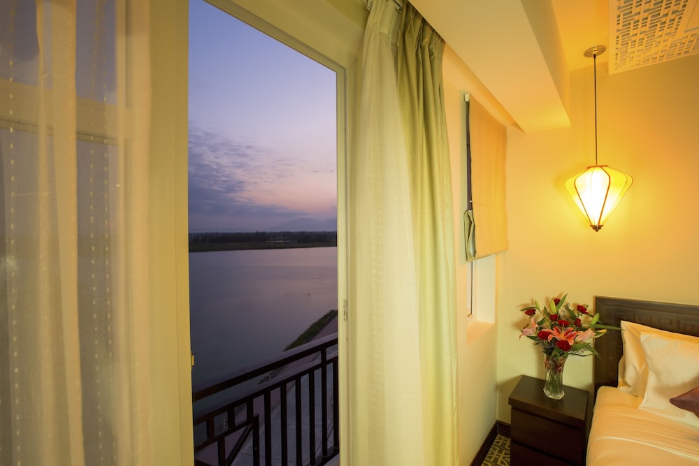 Royal Riverside Hoi An Hotel 32/75