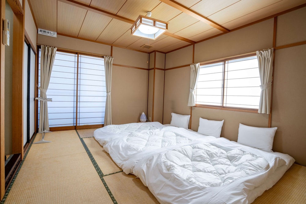 JAPANESE, 4 FUTON BEDS