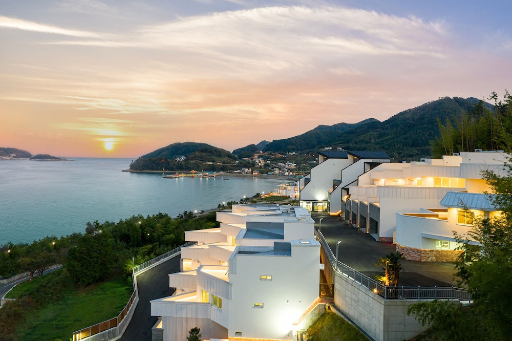 Ocean Terra Resort 37/50