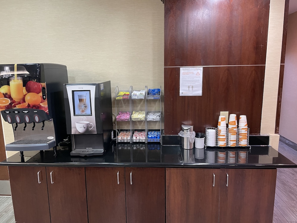 Comfort Suites Olive Branch - Memphis South 34/43