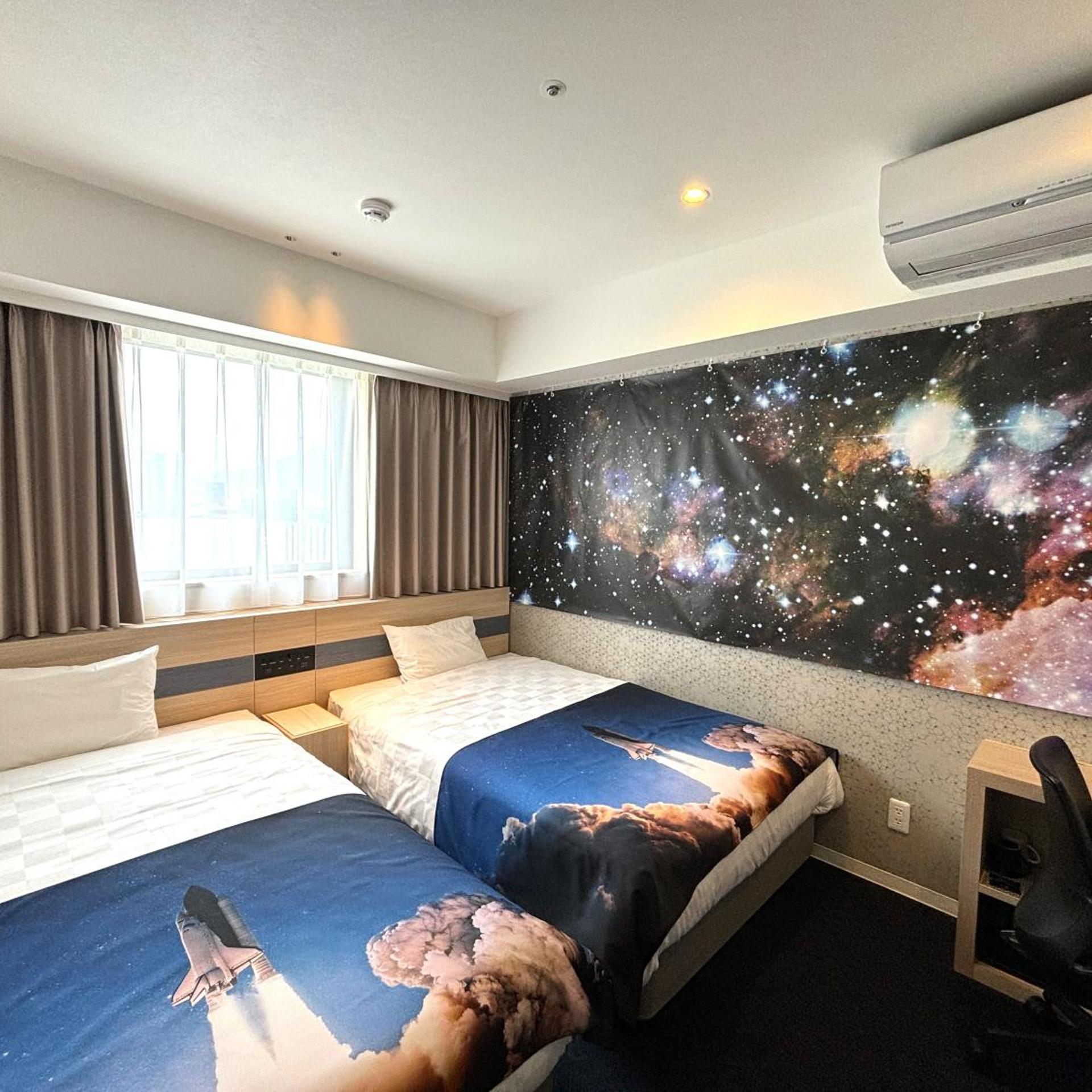 Space, Concept, Twin Beds