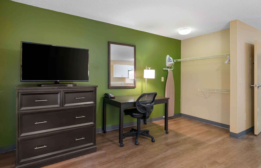 Extended Stay America Suites St Petersburg Clearwater ExecDr 41/53