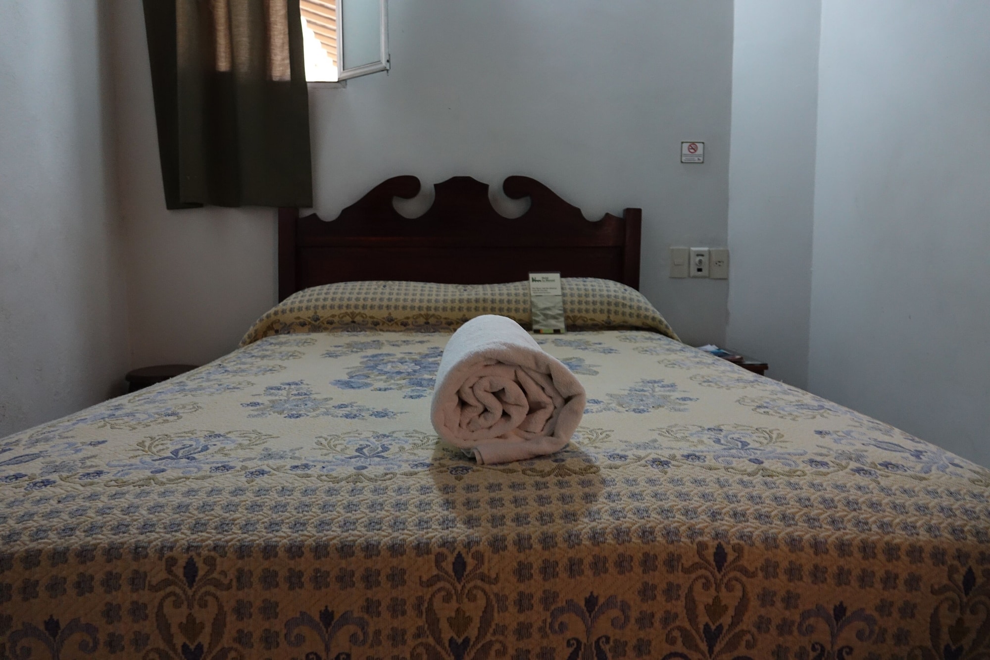Colonial, Double Bed
